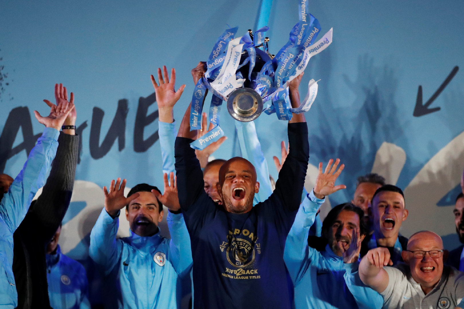 曼联新星拉什福德巴塞罗那迟到事件引发热议